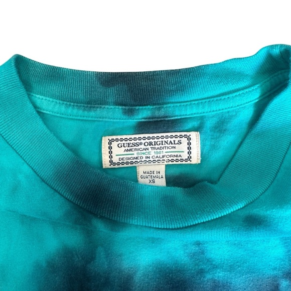 GUESS Originals Tie-Dye Short Sleeve Flag Graphic Tee in Blue Men’s XS - Picture 3 of 5